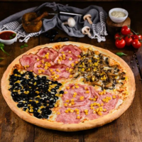 Family Lolek Și Bolek - 1.350g Pizza Family la Bada Bing din Târgu Mureş