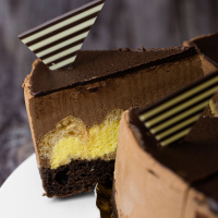 Profiterol felii tort Felii tort la Betty's Cakes din Târgu Mureş