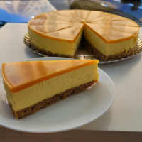Cheesecake Lime&Mango Cheescake la Betty's Cakes din Târgu Mureş