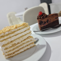 Felie Medovik Felii tort la Betty's Cakes din Târgu Mureş