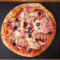 Pizza con Carne Pizza cu blat normal la Quick Bites din Târgu Mureş