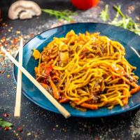 Curry Ginger Noodle Box 400 g SPICE OF ASIA la Rexo LunchBox din Târgu Mureş