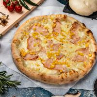 Pizza White Naomi Pizza la Pizza Kaa. din Târgu Mureş