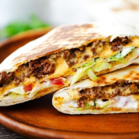 Nacho Cheese Crunchwrap 300 g NEW !! TEX-MEX FIESTA  la Rexo LunchBox din Târgu Mureş