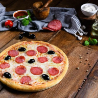 Pizza Prosciutto Salami - 450g Pizza mica la Bada Bing din Târgu Mureş