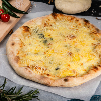 Quattro formaggi Pizza la Pizza Kaa. din Târgu Mureş