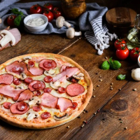Pizza Carnivora - 500g Pizza mica la Bada Bing din Târgu Mureş
