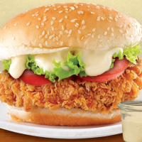 HOT Crispy Chicken Burger 260 g BURGERS la Rexo LunchBox din Târgu Mureş