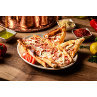 Kıymalı Pide (Pide cu carne tocată) Lahmacun & Pide la Pelit Turkish Cuisine din Târgu Mureş