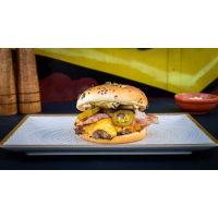 Flame Grill Burger la La Grill din Târgu Mureş
