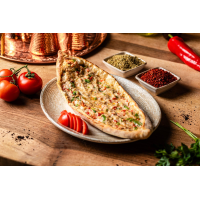 Tavuklu Pide (Pide cu pui) Lahmacun & Pide la Pelit Turkish Cuisine din Târgu Mureş