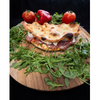 Panuozzo Cotto Panuozzo la Endre Drive Pizza din Târgu Mureş